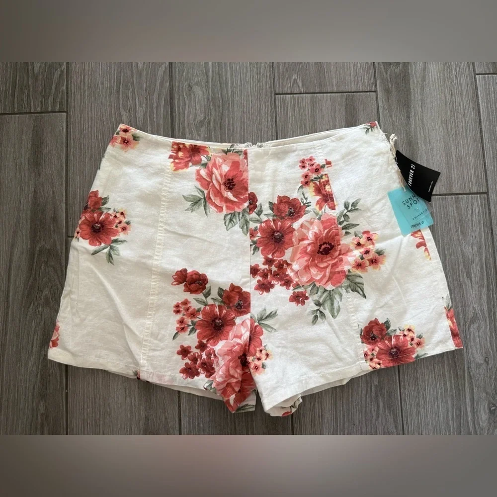 Forever 21|Women's White Linen Floral Shorts in high waisted•••NWT, Large - Picture 3 of 14
